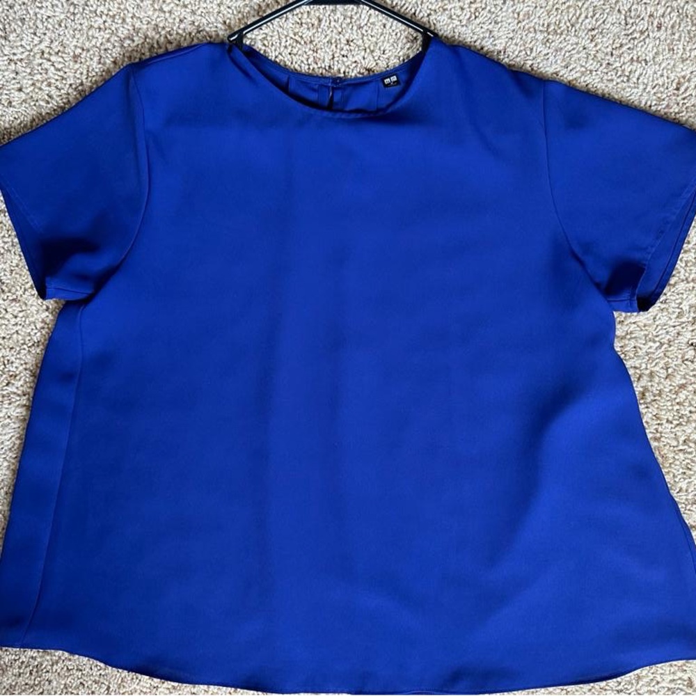 Electric blue uniqlo top